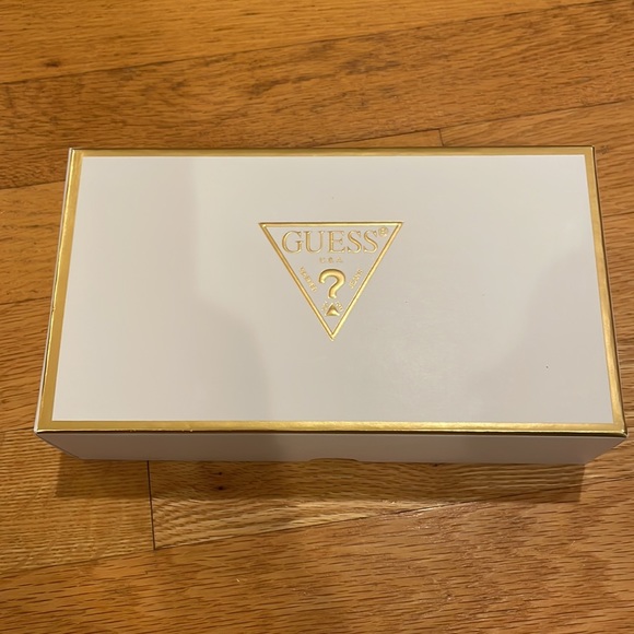 Guess Burgundy Wallet - Picture 6 of 6